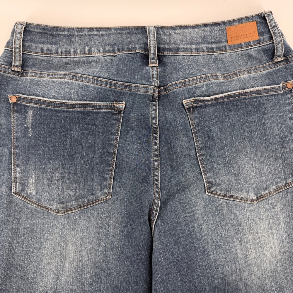 Judy Blue Mid Rise Bootcut Jeans Distressed Raw Hem Medium Wash 16W JB88314